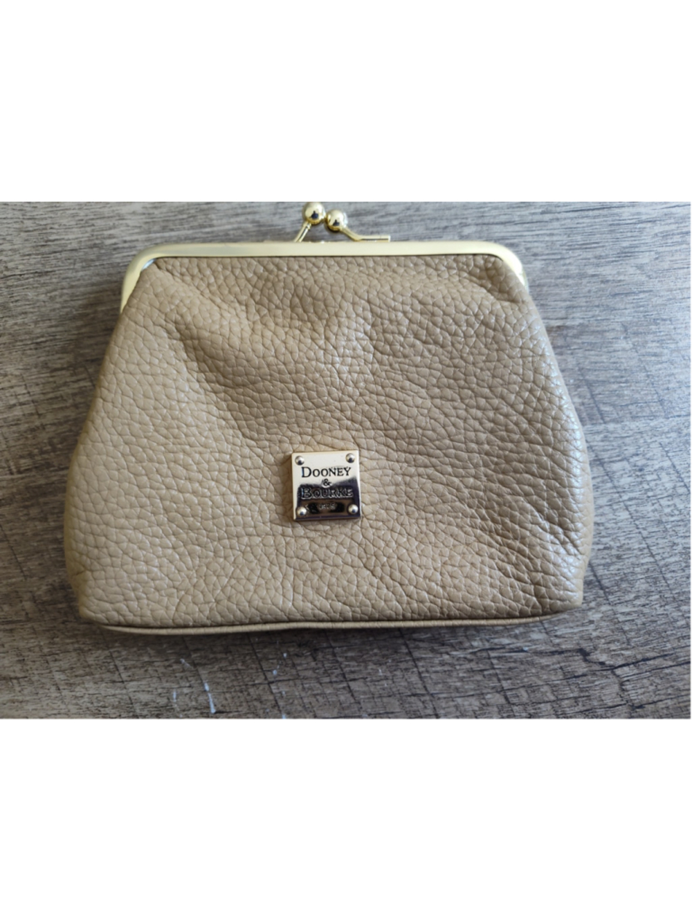 Women's Dooney & Bourke Kiss Lock Beige Red Interior Coin Purse